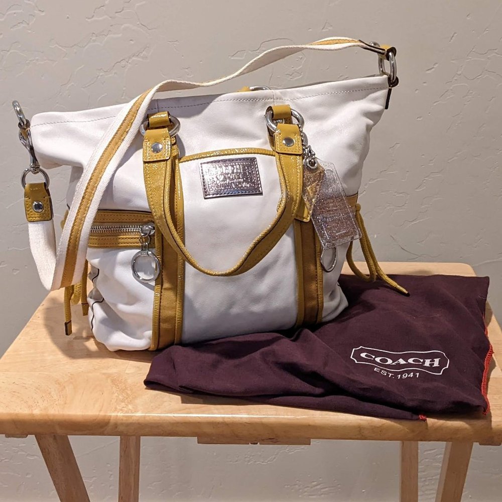 Coach Poppy Spotlight white and yellow bag w/ dust bag